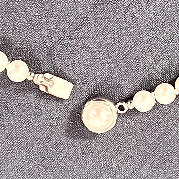 Authentic New Gorgeous Genuine String of Mallorca Pearl Necklace from Spain - Picture 11 of 11